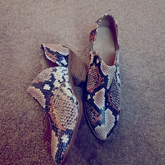 NWOT Madewell Snakeskin Booties - Picture 2 of 4